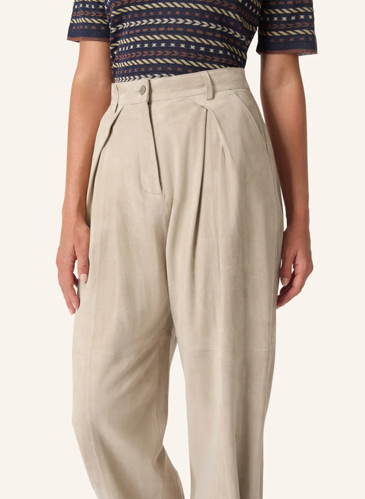 Malej Hose in Velourleder