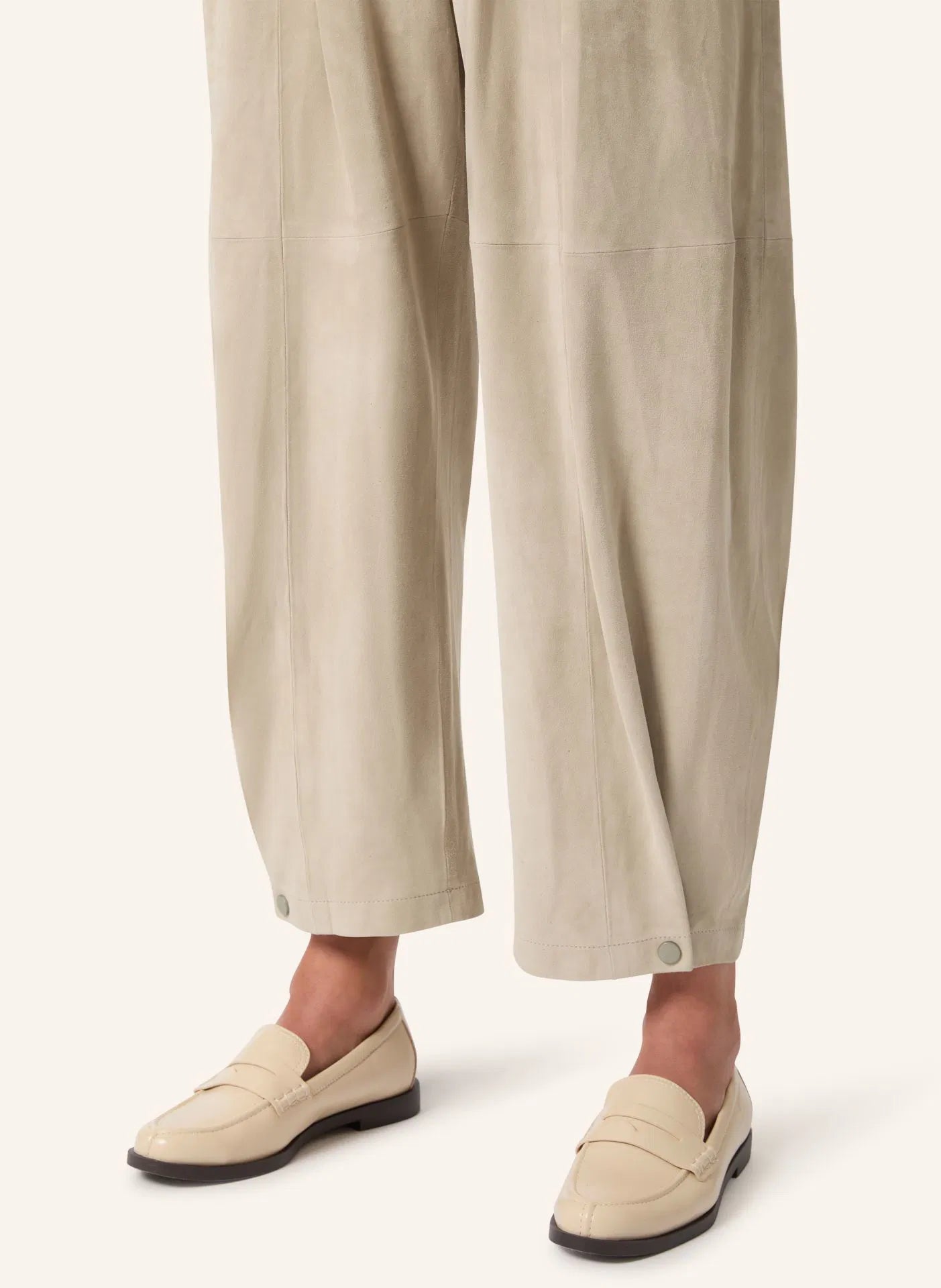Malej Hose in Velourleder