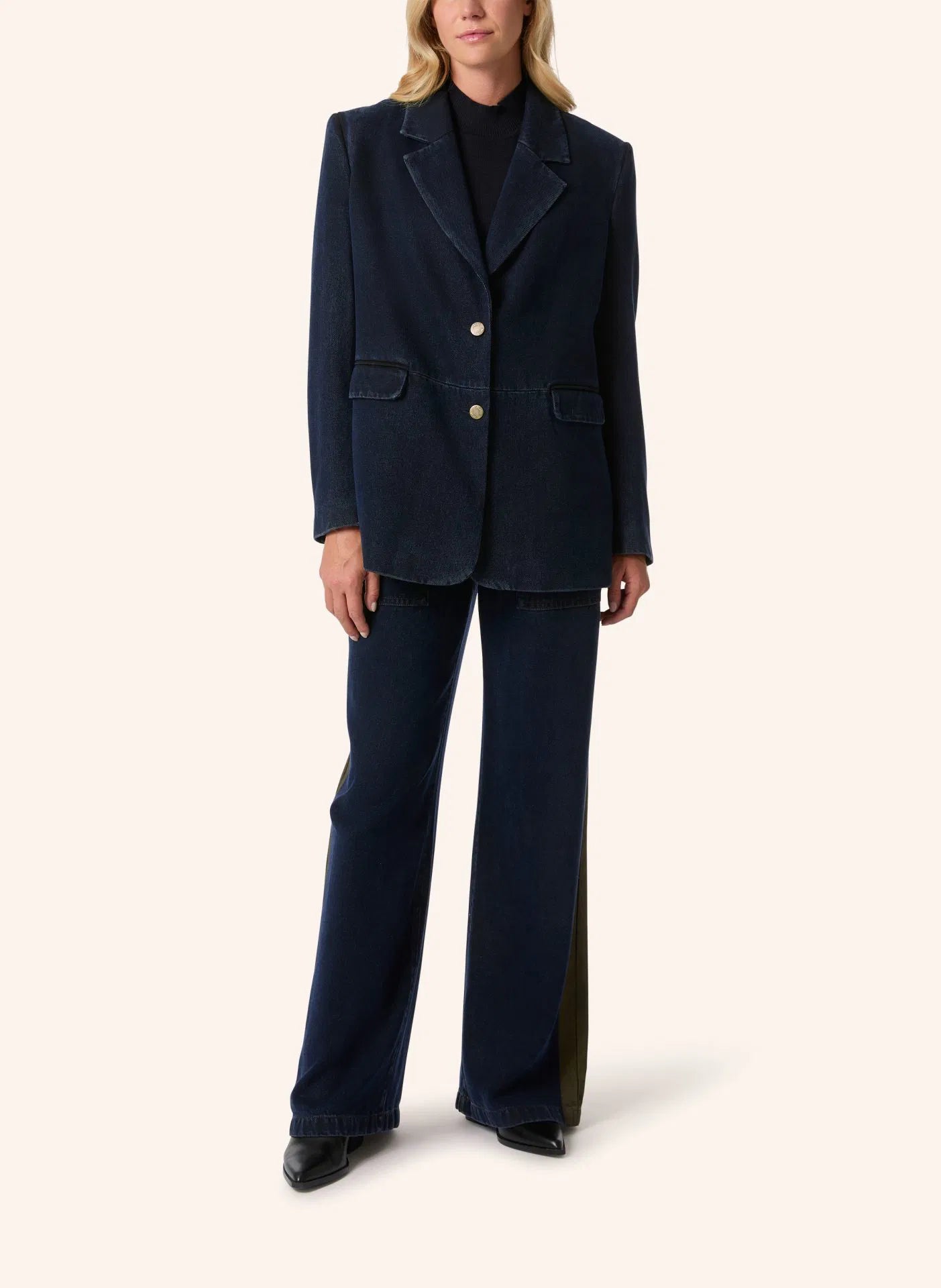 Malej Blazer in Jeans