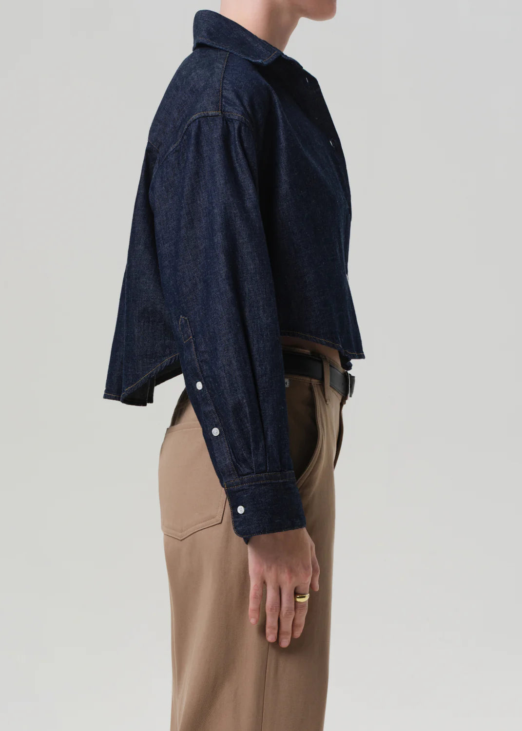 Ana Cropped Bluse in Dark Jeans