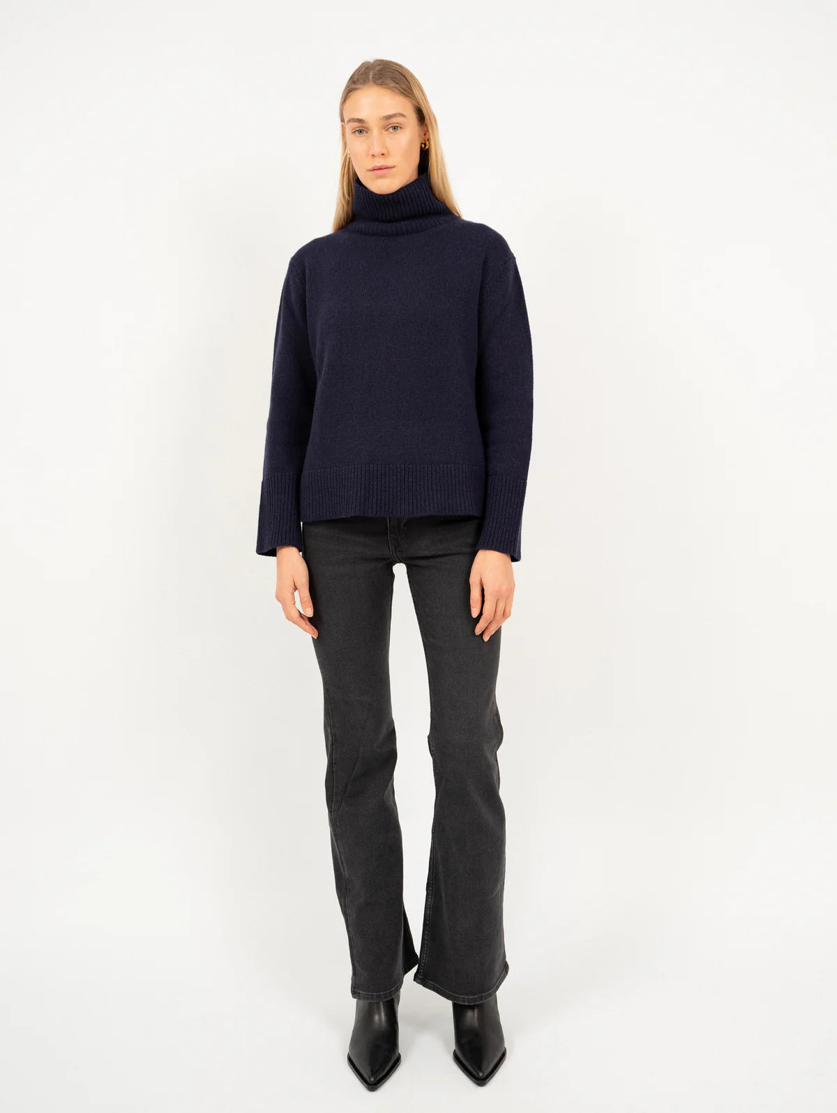 Anna v. Berg Anemone Sweater in Deep Blue