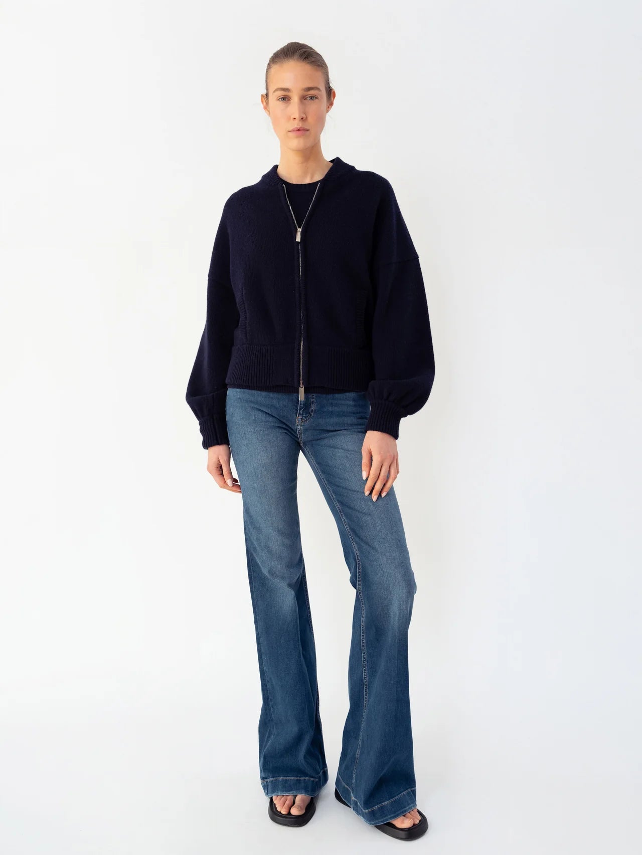 Anna v. Berg Augusta in Deep Blue