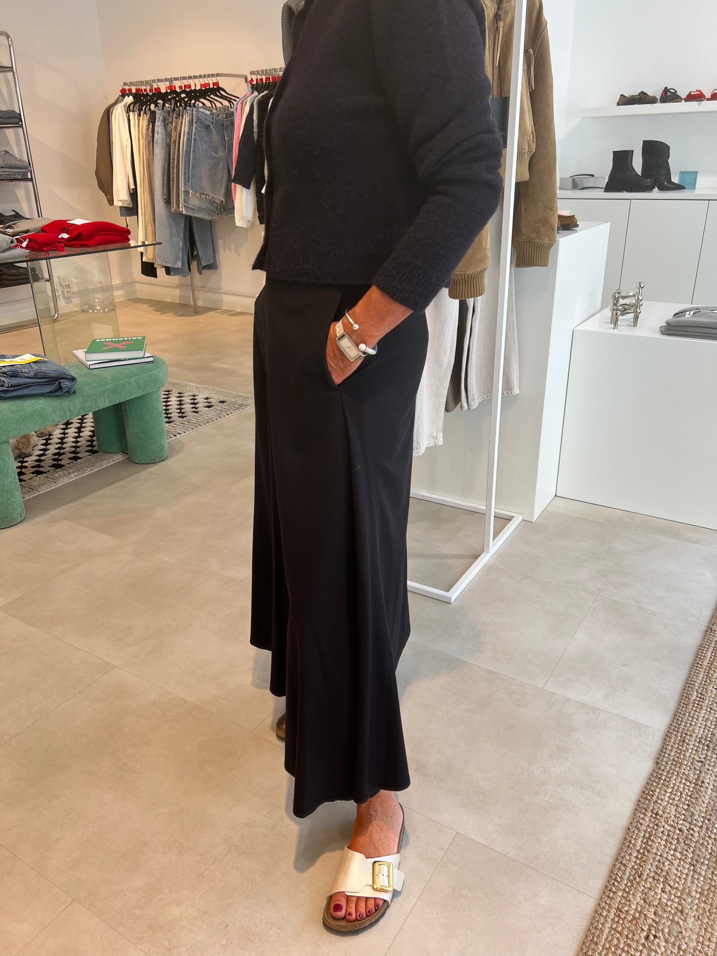 Susanne Bommer Malou Rock in Carbon