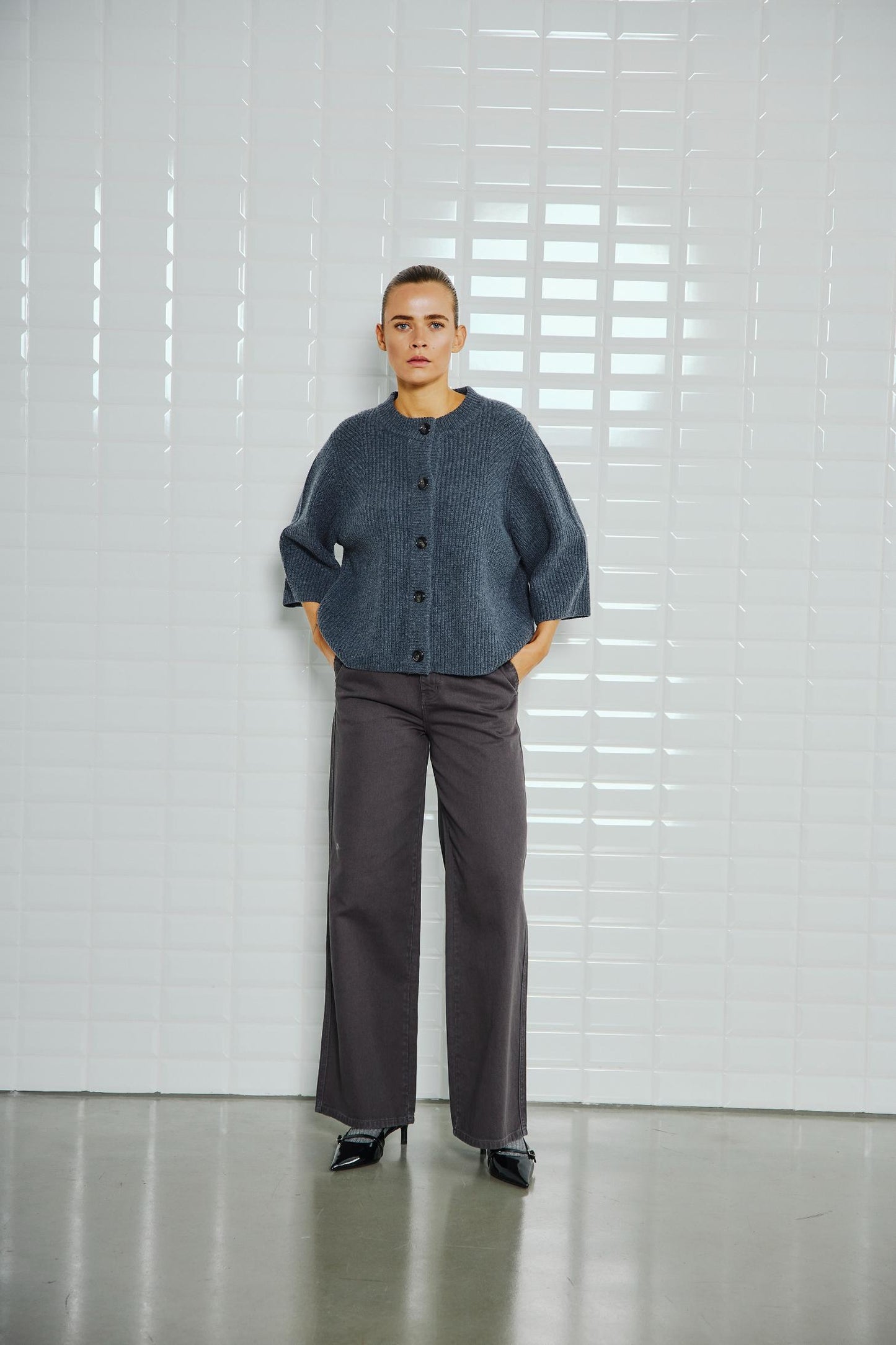 With Black Vivianna Strickjacke in Dark Grey