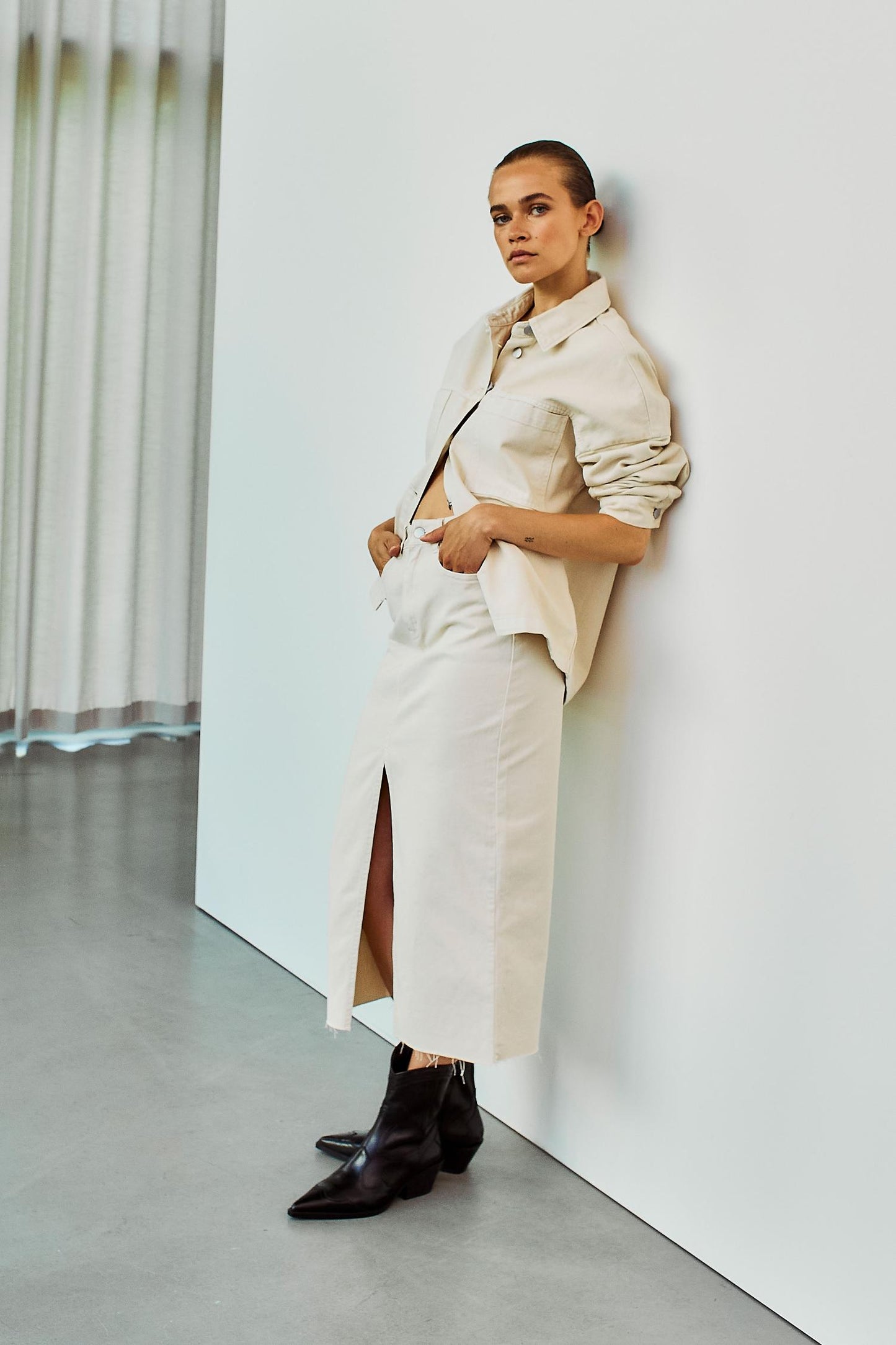 With Black Steffi Jeans Rock in Beige