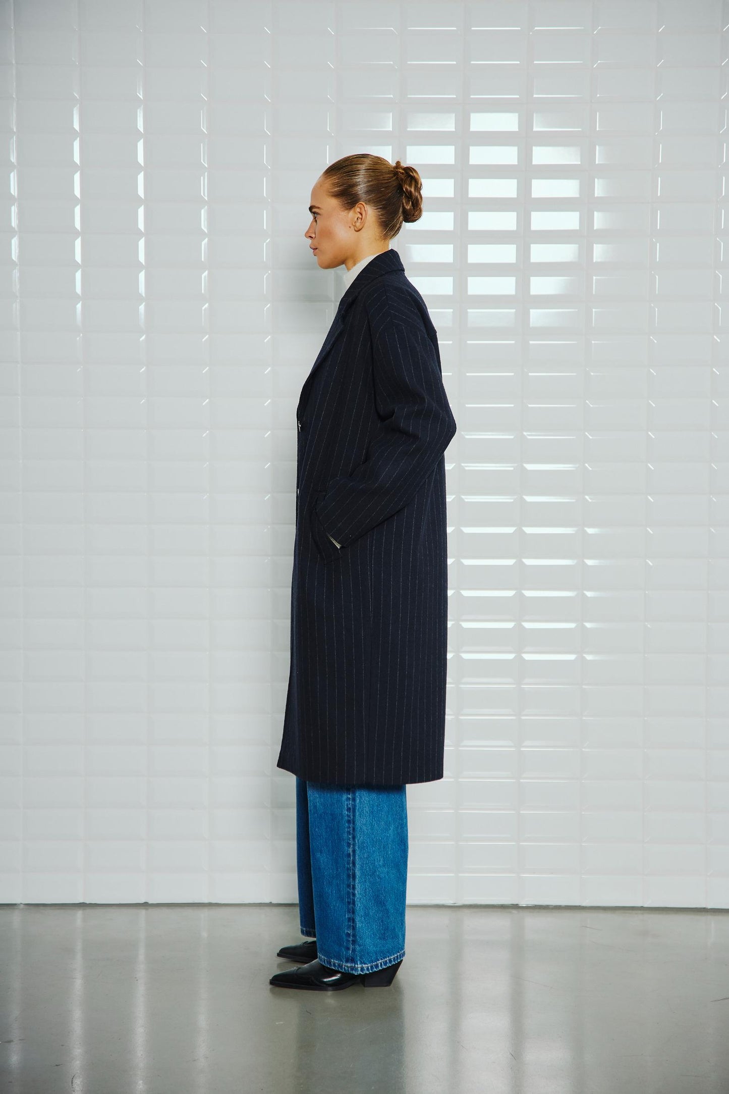 With Black Vista Wollmantel in Navy Stripes