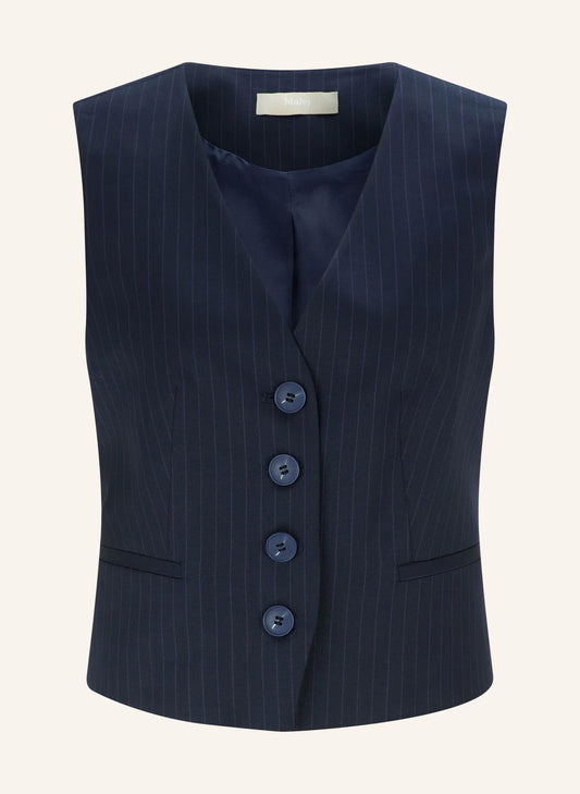 Malej Weste in Nadelstreifen