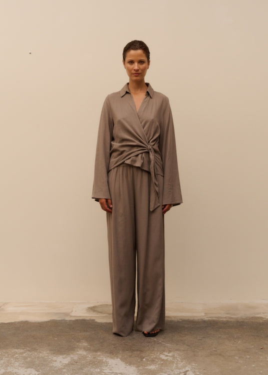 Club L' Avenir Zula Wickelbluse Taupe