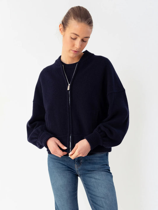 Anna v. Berg Augusta in Deep Blue