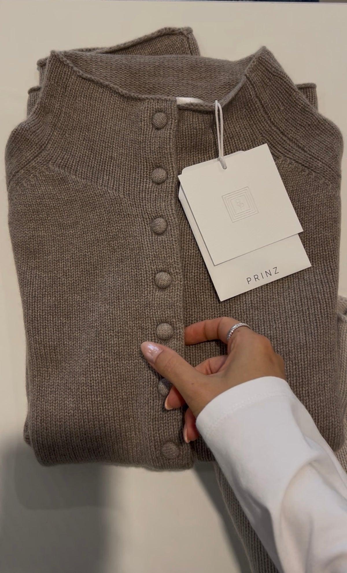 Prinz Berlin Chunky Cardigan In Taupe