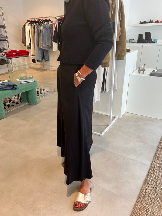 Susanne Bommer Malou Rock in Carbon