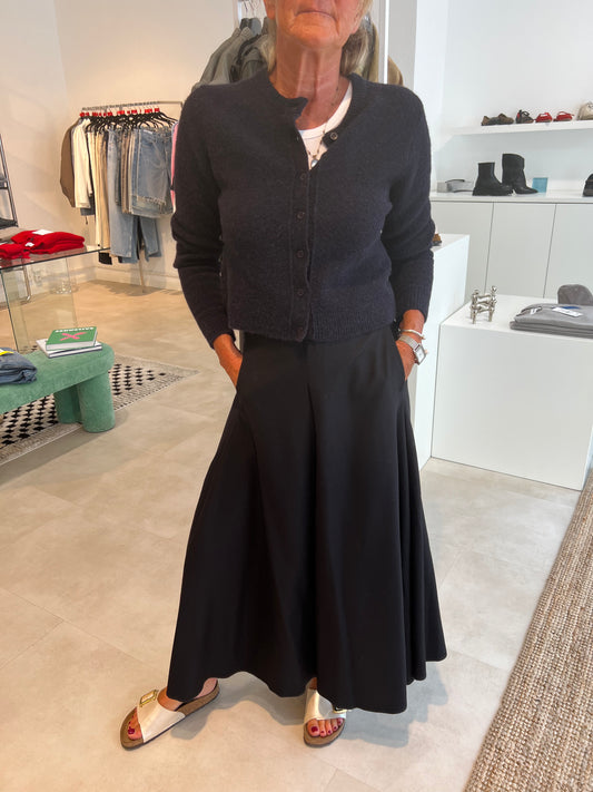 Susanne Bommer Malou Rock in Carbon