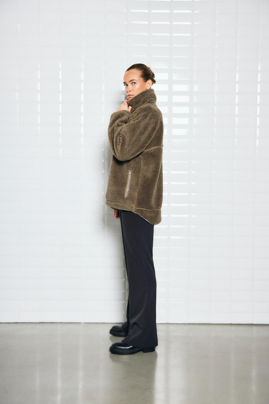 With Black Pernille Jacke in Sage