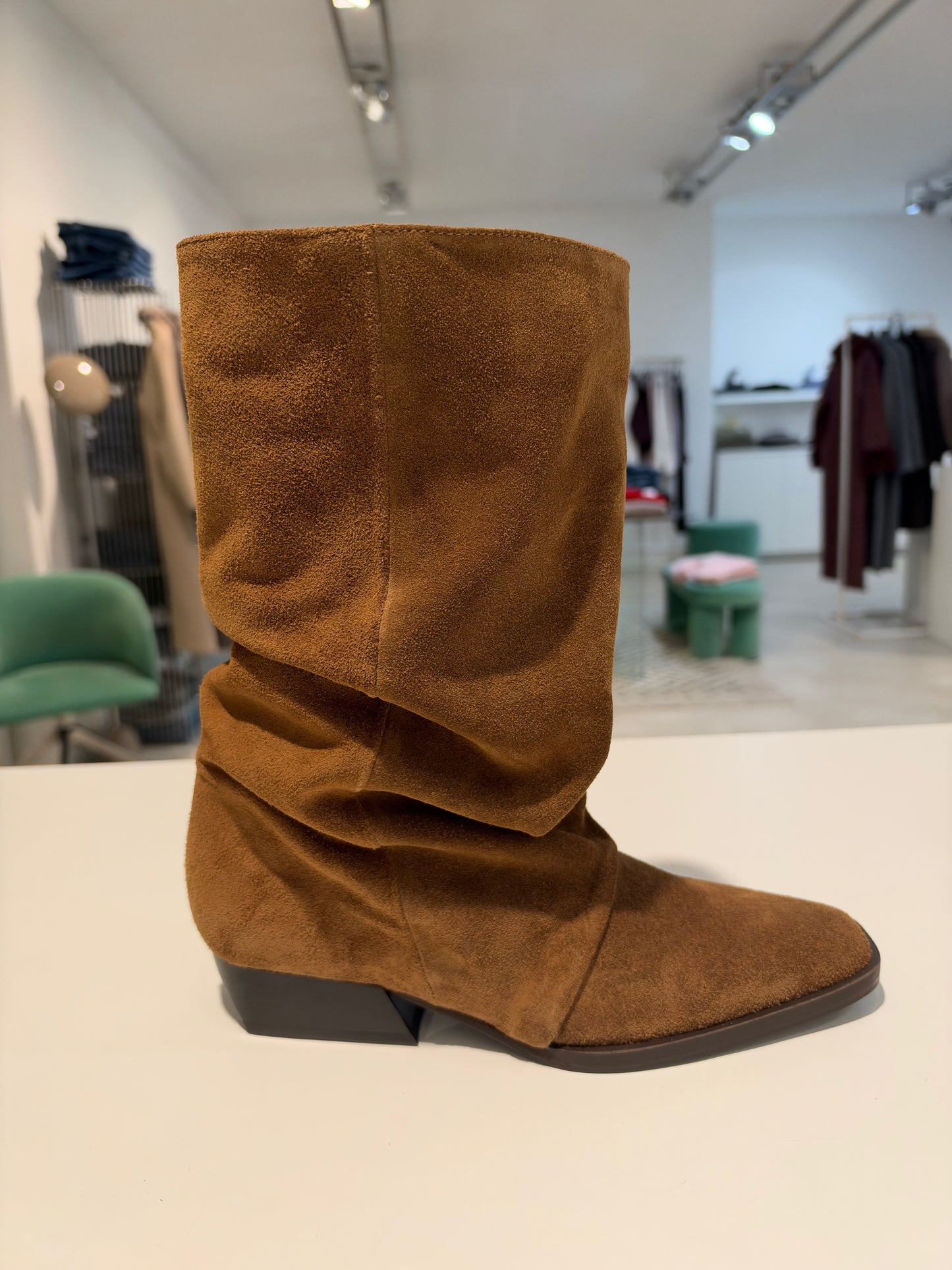 Thea Mika Stiefel in Cognac
