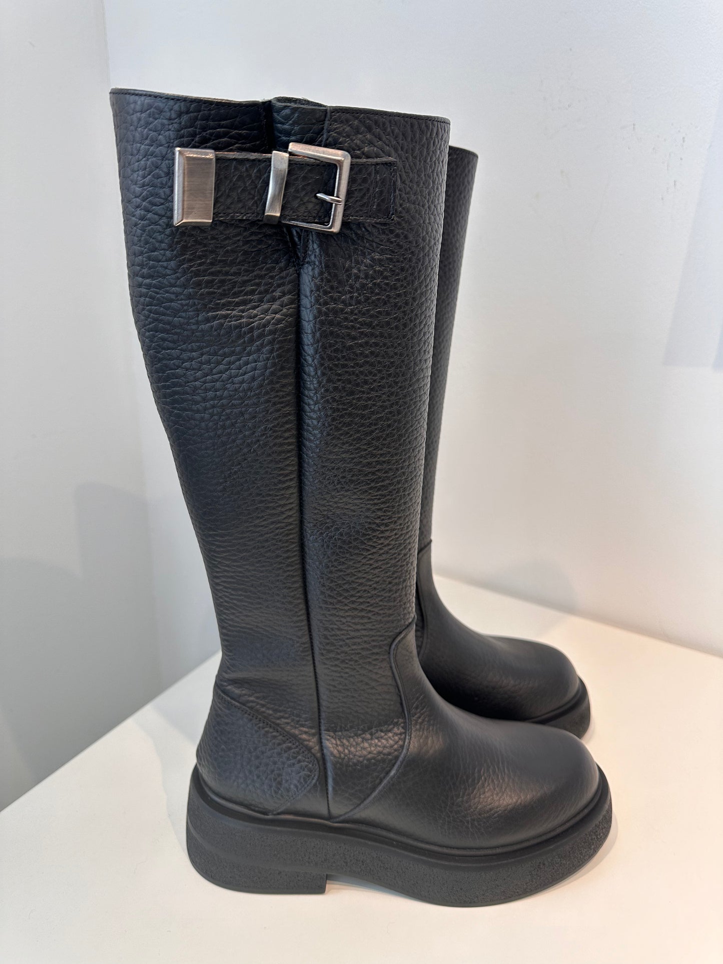 Thea Mika Marcy Boots in Schwarz