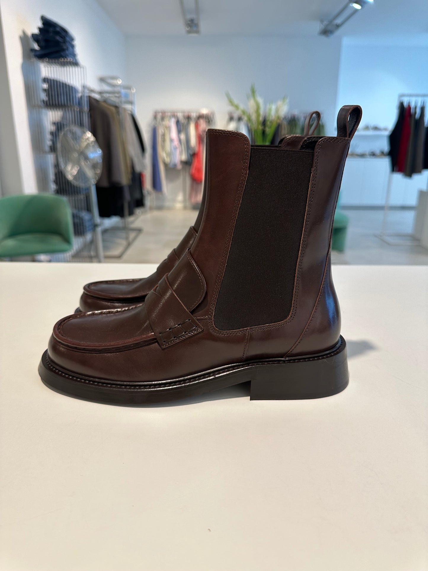 Billibi Chelsea Loafer in Arabica
