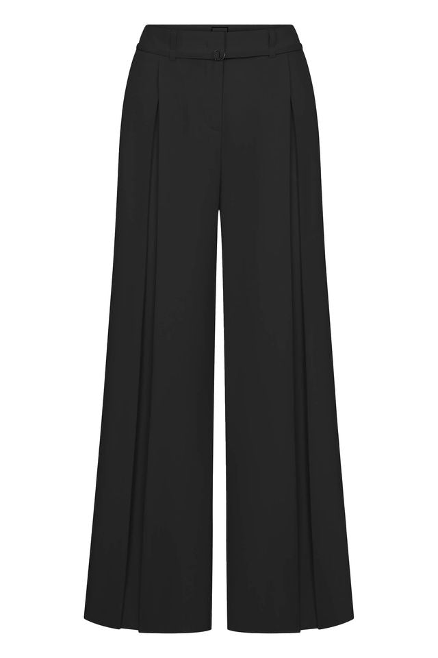 Seductive Stacey Hose Marine