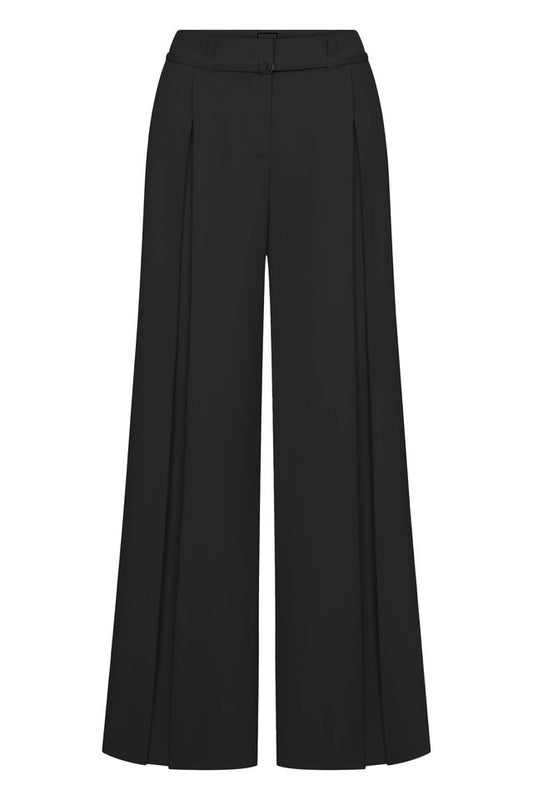 Seductive Stacey Hose Marine