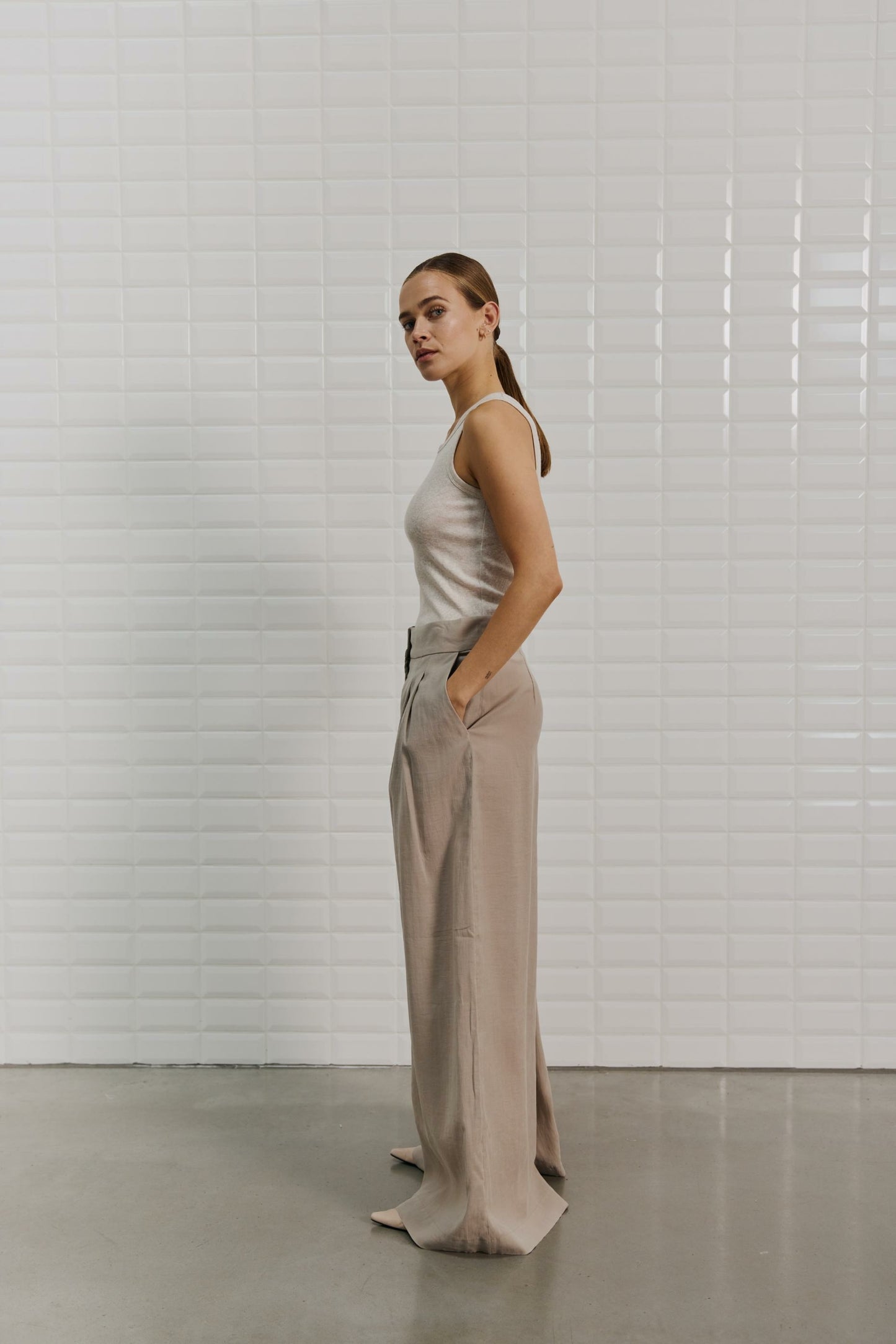 With Black Marleen Hose Sand