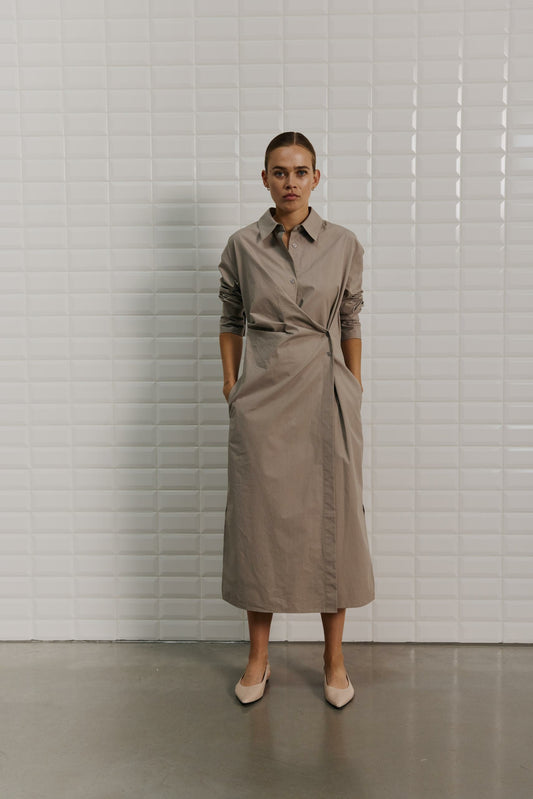 With Black Mesa Kleid Sand