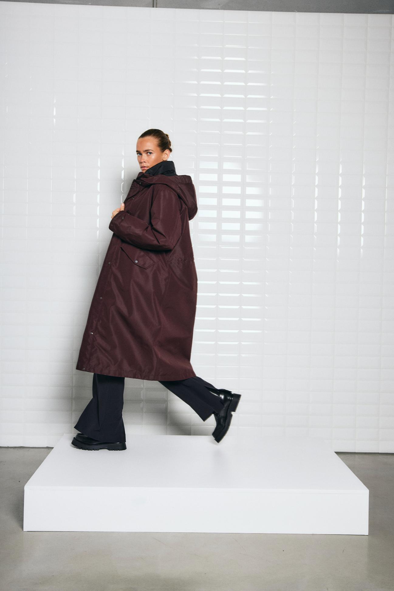 With Black Brooklyn Parka in Burgund