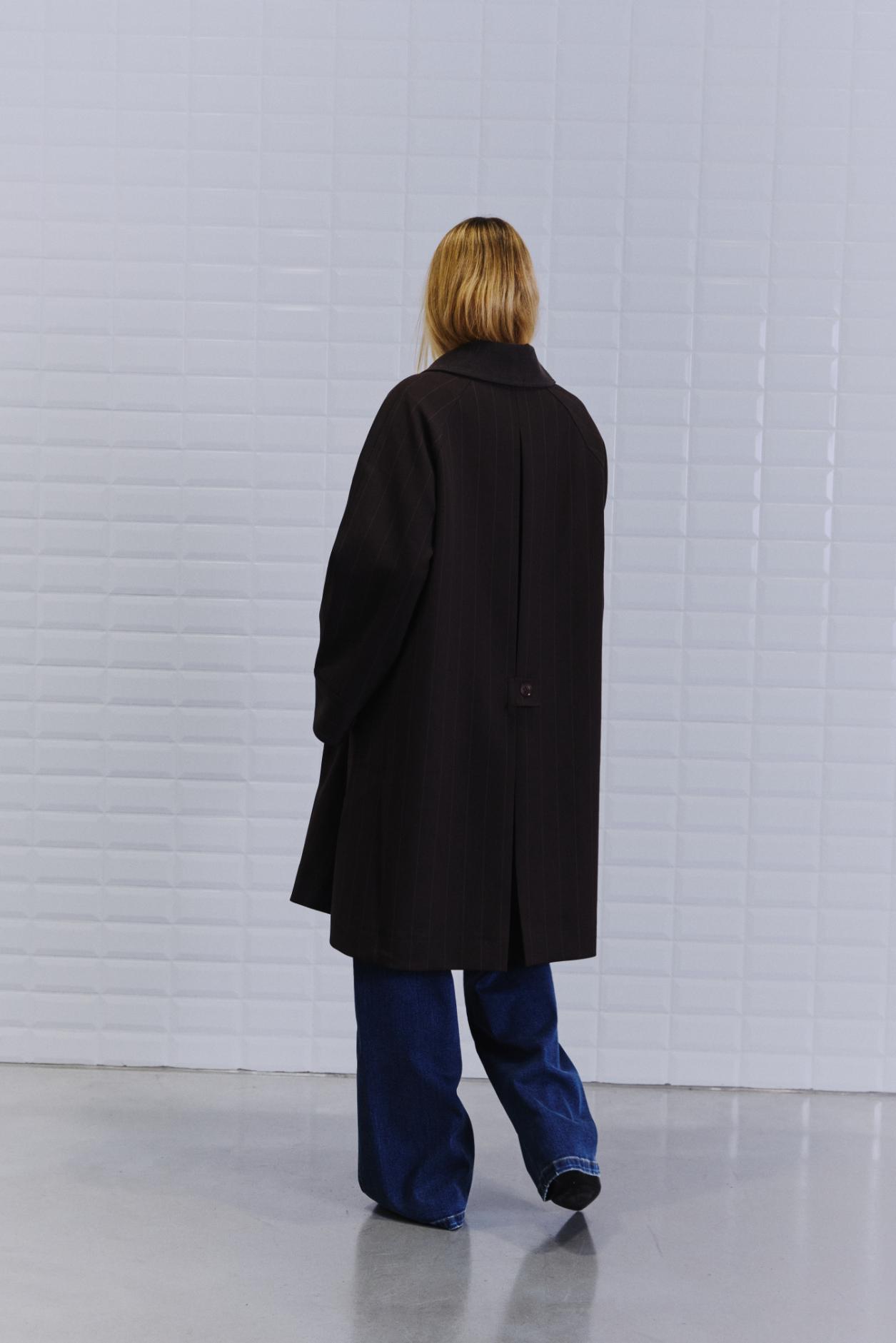 With Black Jaila in Braun Stripe
