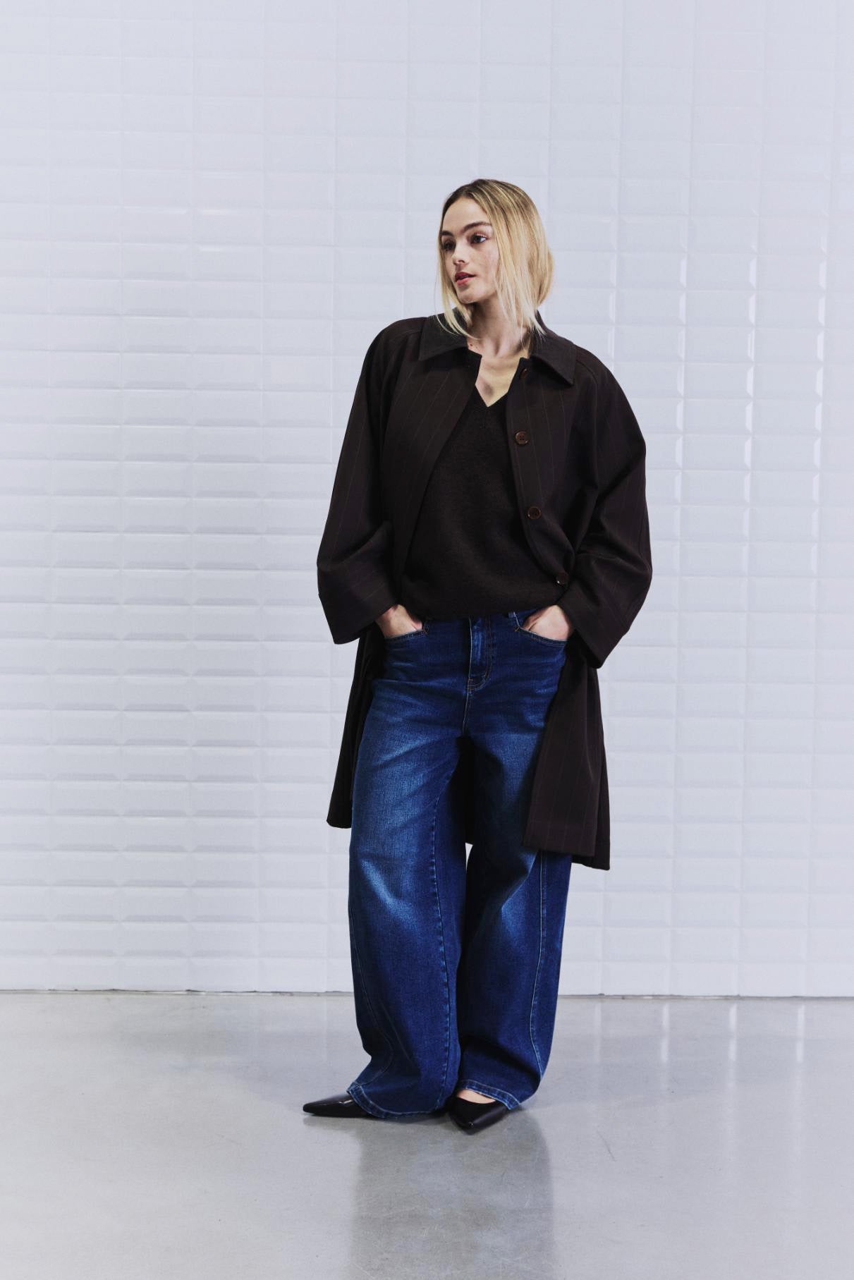 With Black Jaila in Braun Stripe