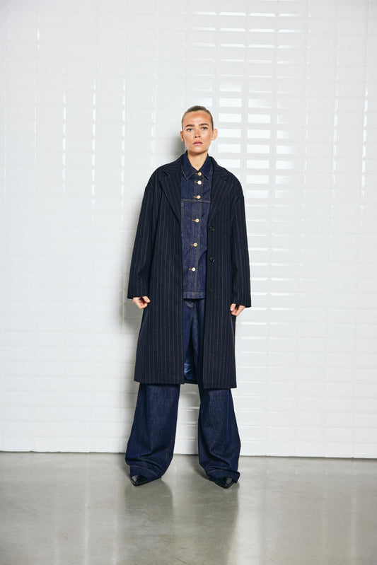 With Black Vista Wollmantel in Navy Stripes