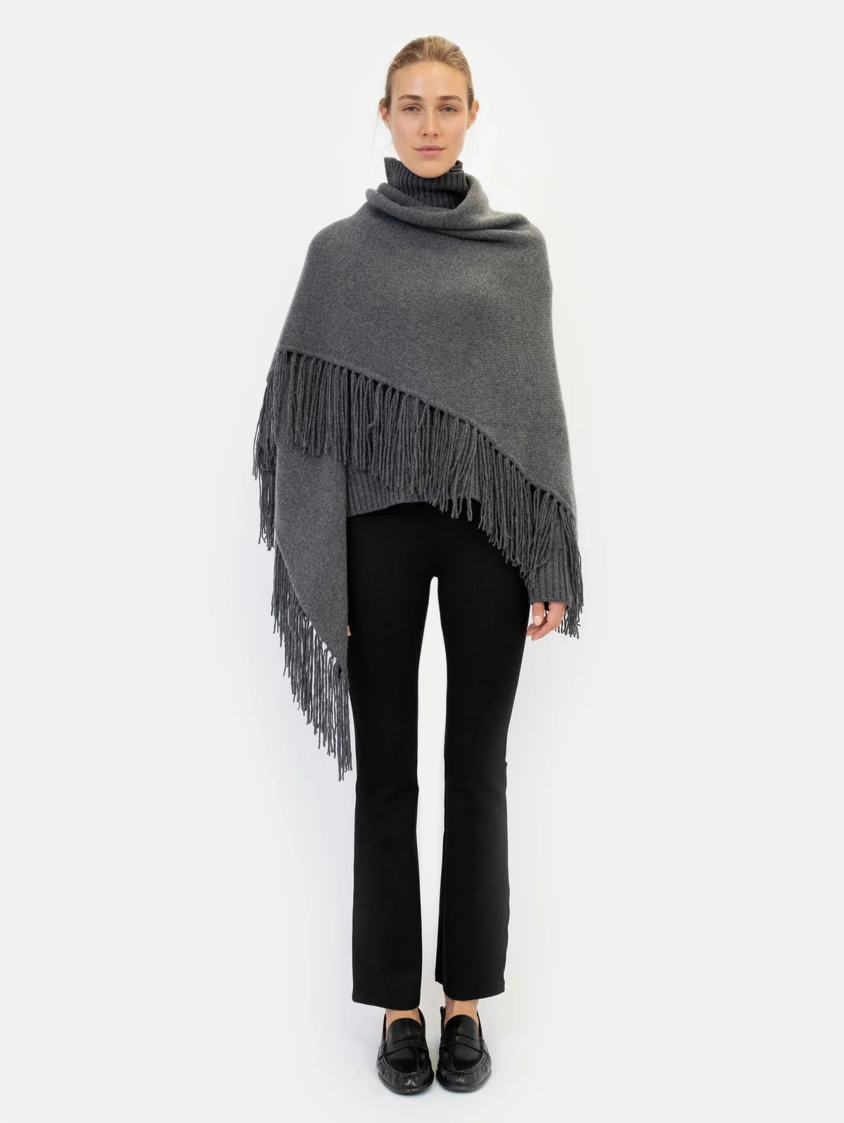 Anna v Berg Laura Poncho in Midnight Stone